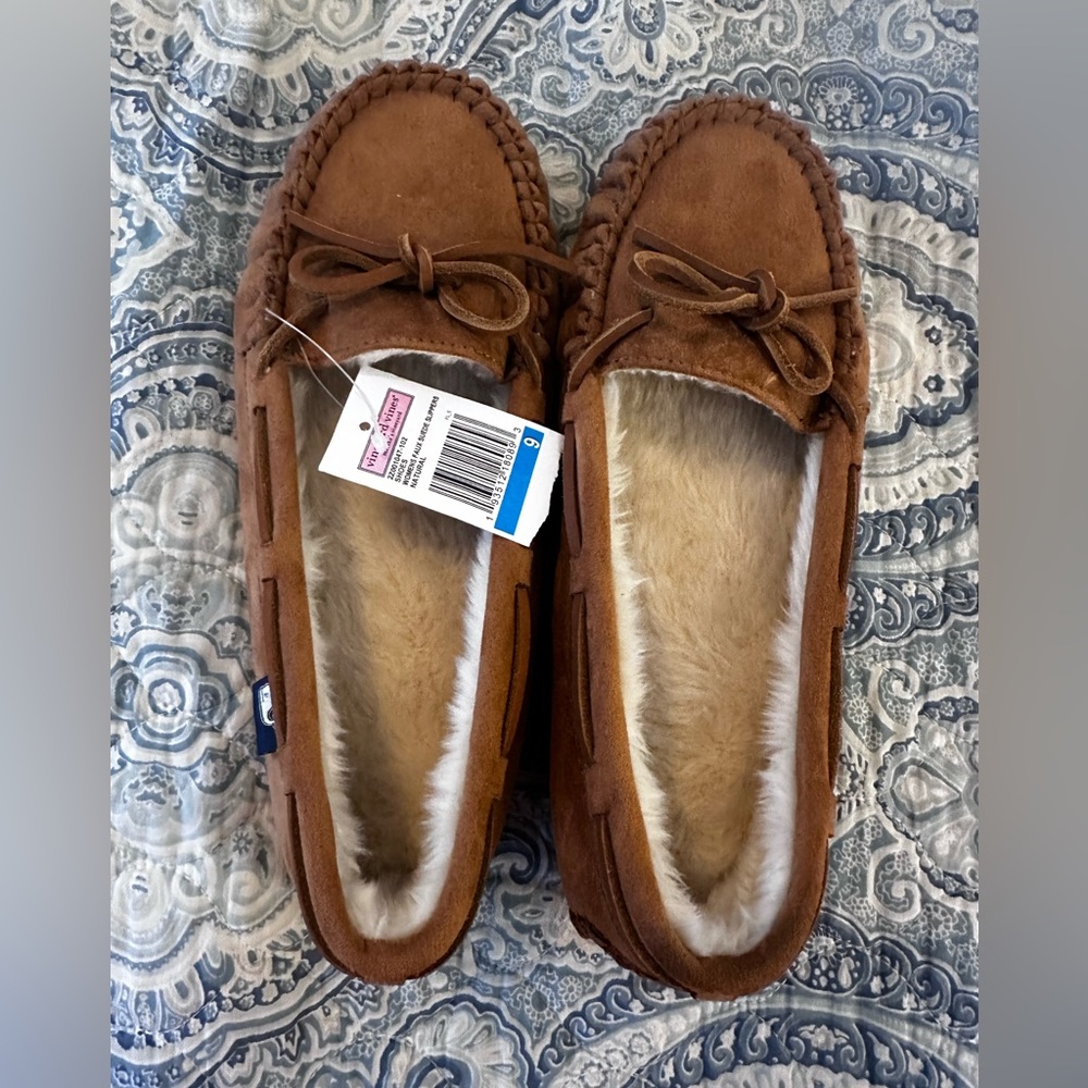 New with tags Vineyard Vines women’s moccasins